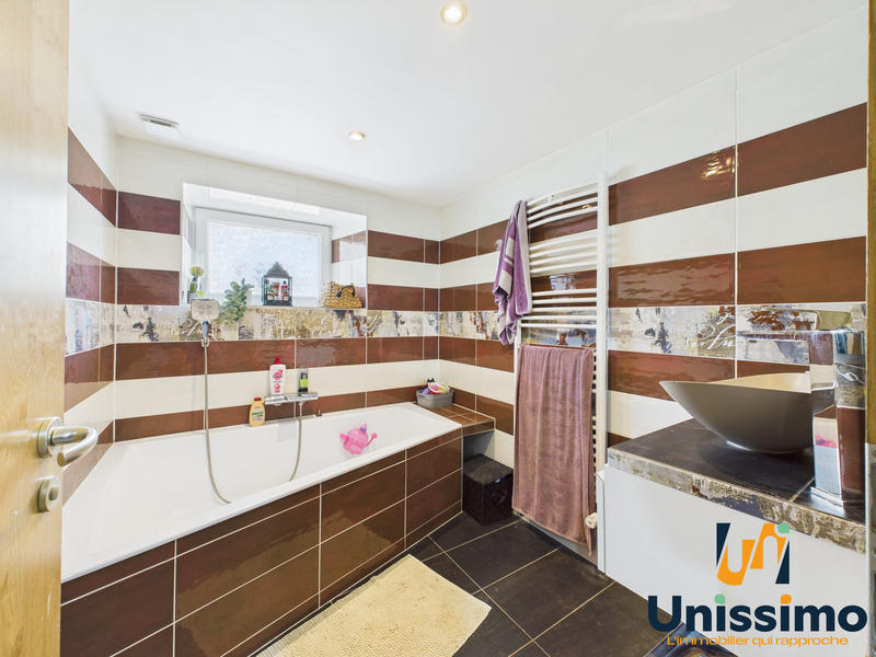 Maison - 170 m² - 7 pièces