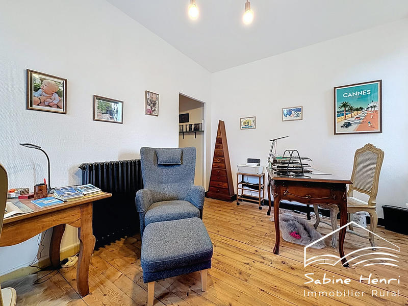 Maison - 223 m² - 8 pièces