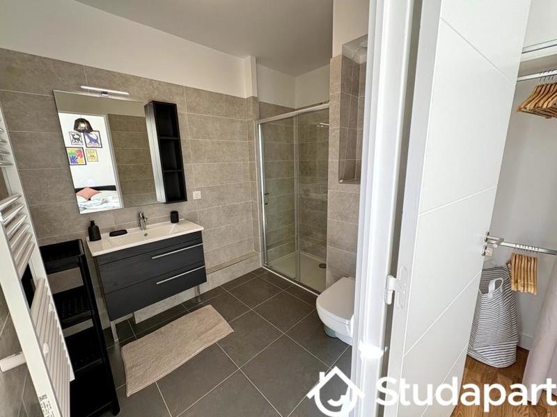 Chambre - 11 m² - 1 pièce