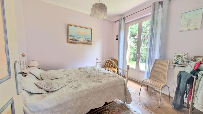 Maison - 250 m² - 8 pièces