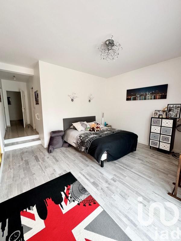 Maison - 360 m² - 9 pièces