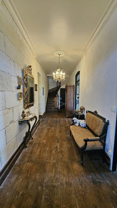 Maison - 530 m² - 15 pièces