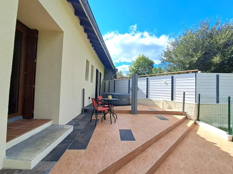 Maison de village - 249 m² - 7 pièces