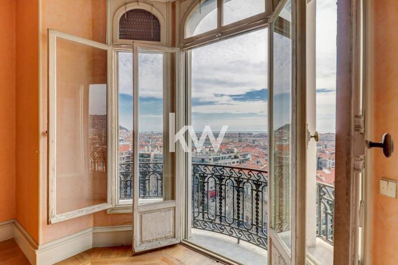 Appartement - 242 m² - 4 pièces
