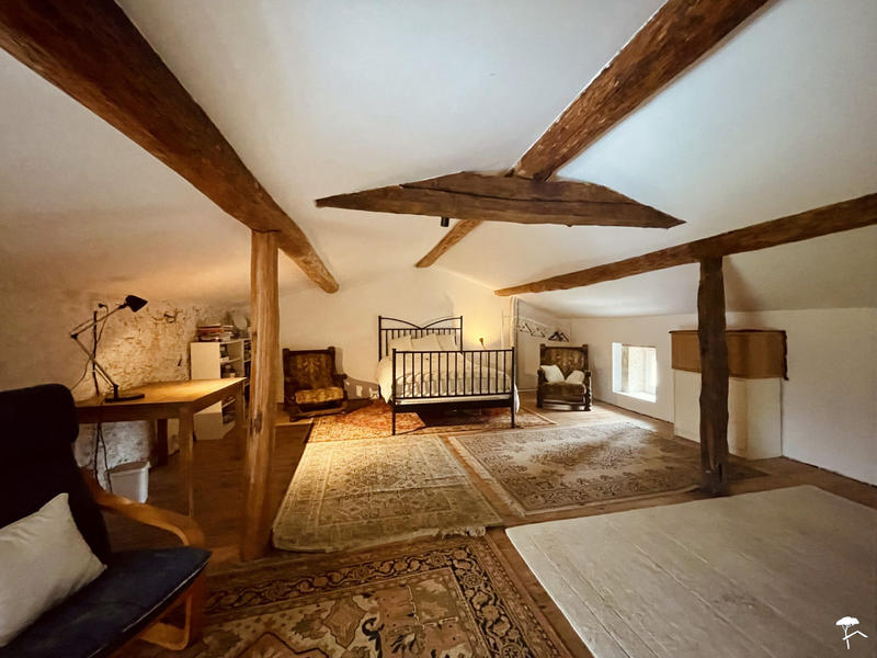 Maison - 180 m² - 7 pièces