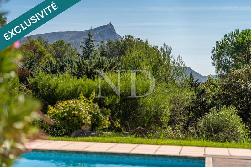 Maison - 455 m² - 12 pièces