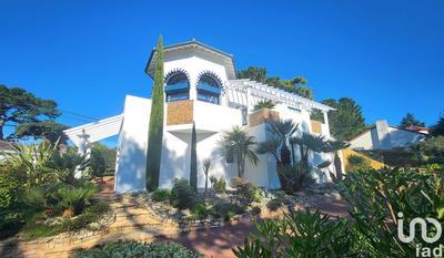 Maison - 180 m² - 5 pièces