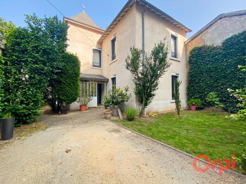 Maison - 140 m² - 7 pièces