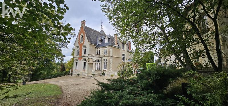 Maison de domaine équestre - 650 m² - 10 pièces