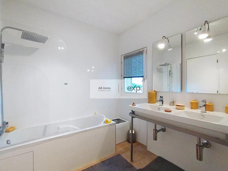 Villa - 152 m² - 8 pièces