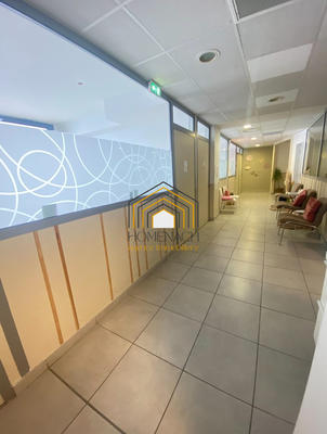 Local d'activités - 244 m²