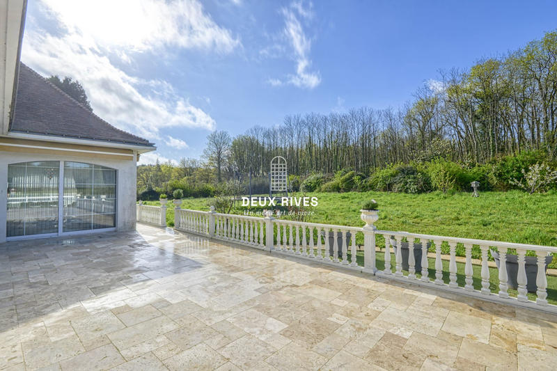 Maison - 550 m² - 7 pièces