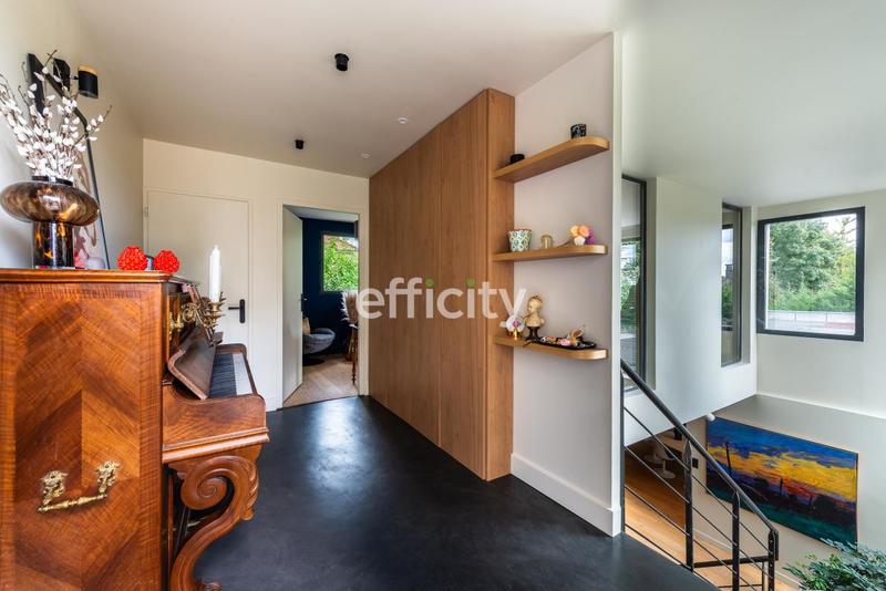 Maison - 292 m² - 10 pièces