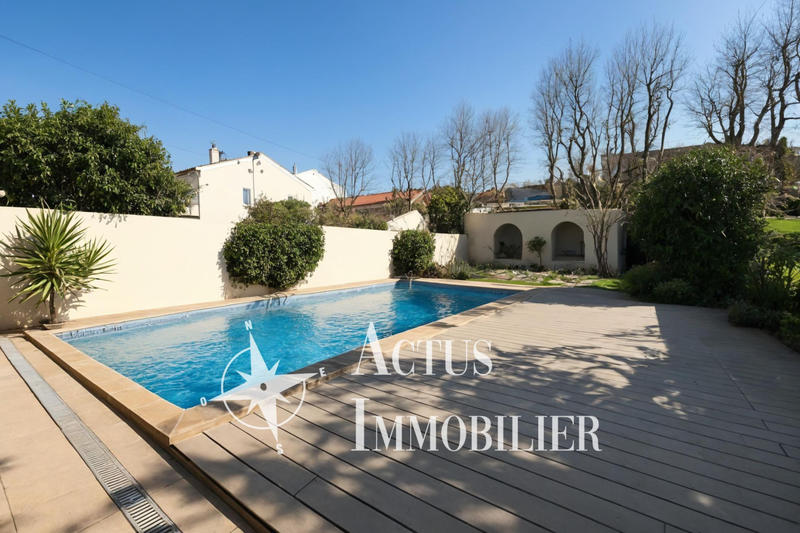 Maison - 200 m² - 7 pièces