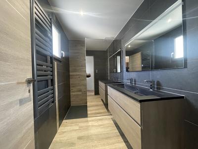 Maison contemporaine - 111 m² - 5 pièces