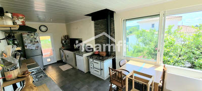 Maison - 94 m² - 6 pièces