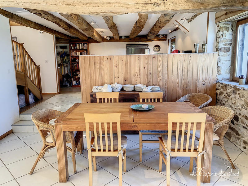 Maison - 287 m² - 14 pièces