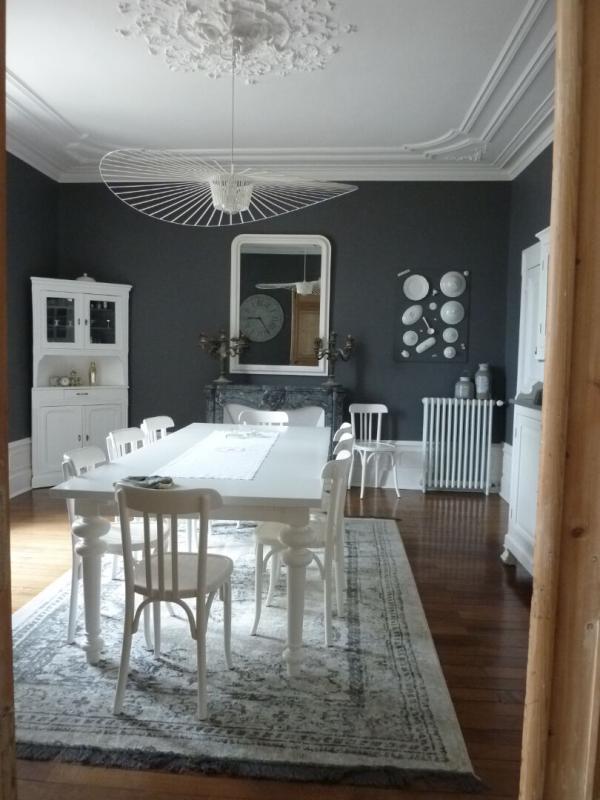 Maison - 330 m² - 8 pièces