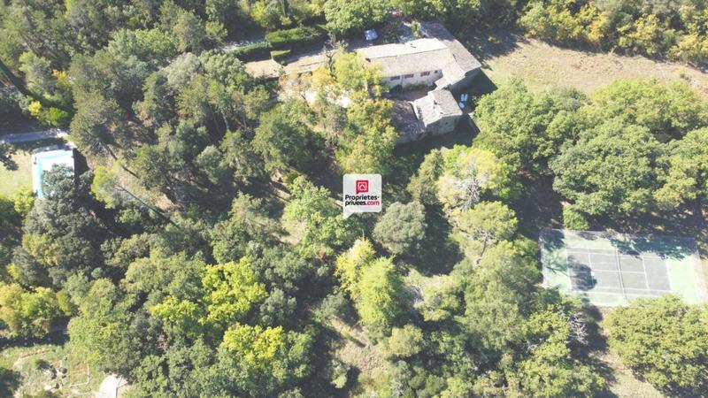 Maison - 220 m² - 8 pièces