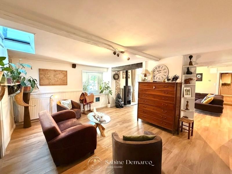 Maison - 235 m² - 6 pièces
