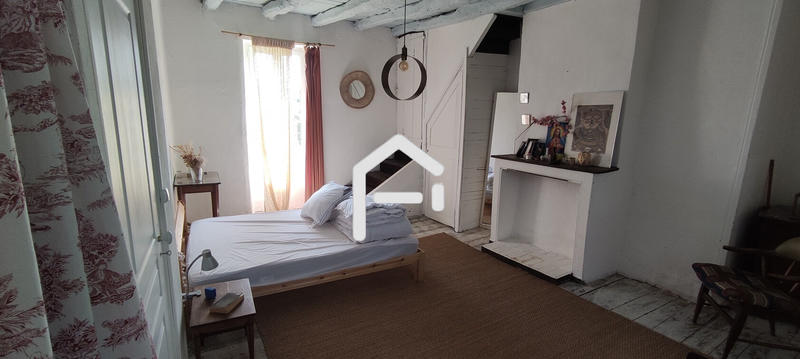 Maison - 240 m² - 9 pièces