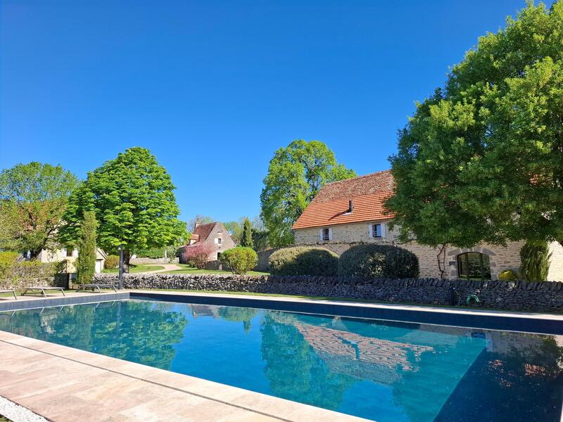 Maison - 760 m² - 22 pièces