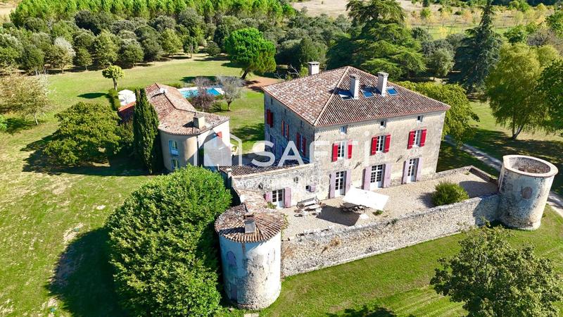 Château - 825 m² - 16 pièces