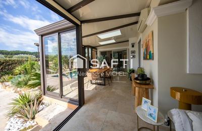 Villa - 200 m² - 6 pièces