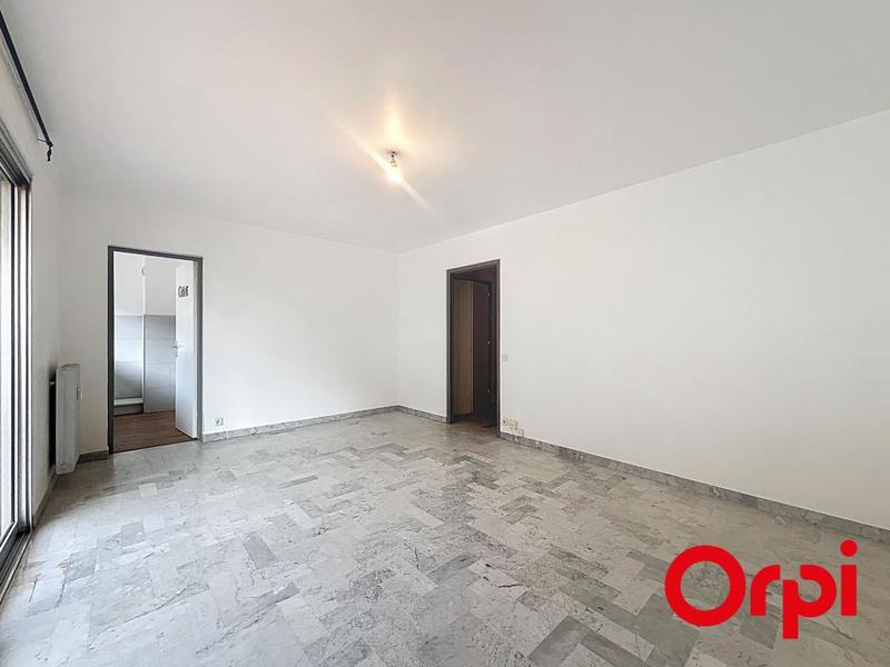 Studio - 32 m² - 1 pièce