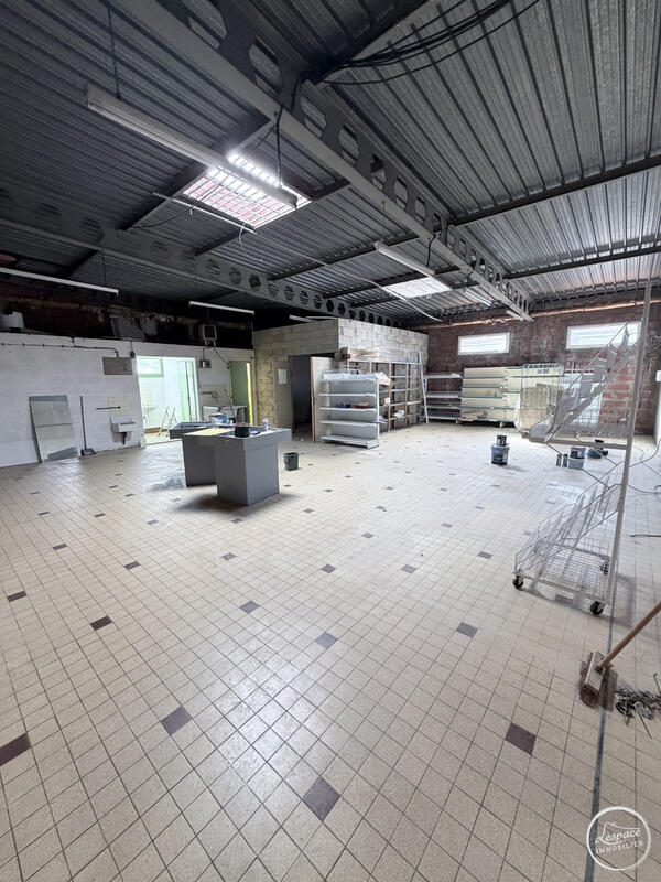 Local commercial - 343 m²