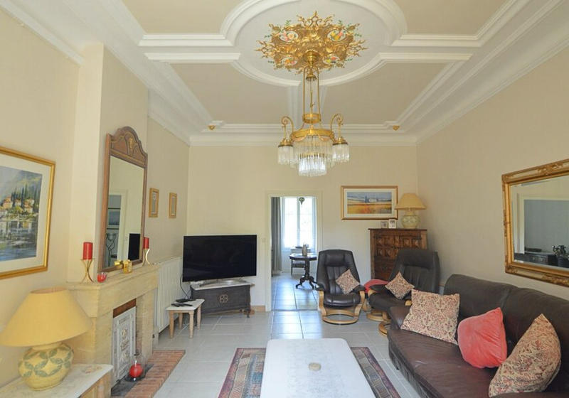 Demeure - 348 m² - 9 pièces