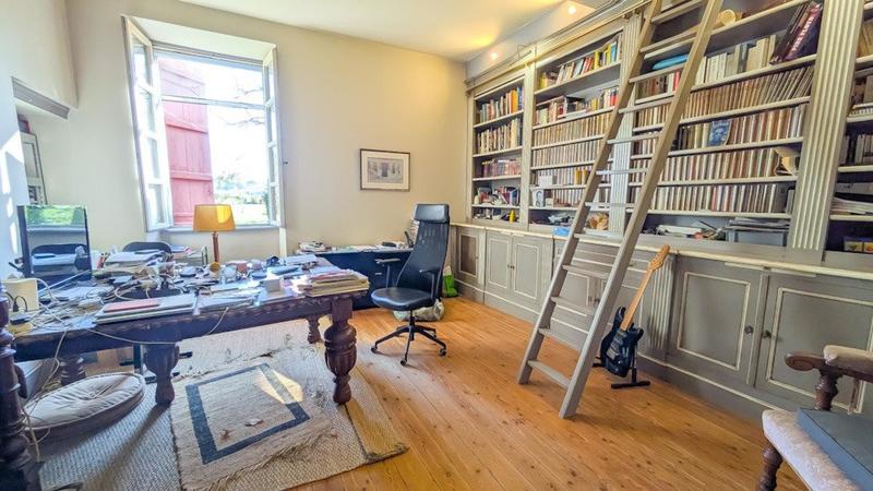 Maison de maîtres - 460 m² - 10 pièces