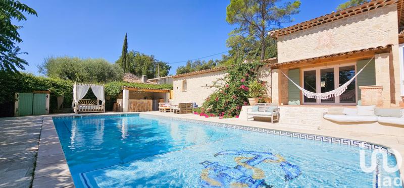 Maison - 186 m² - 7 pièces