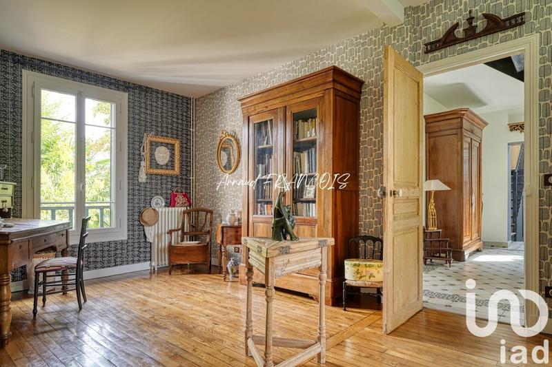 Maison - 184 m² - 9 pièces