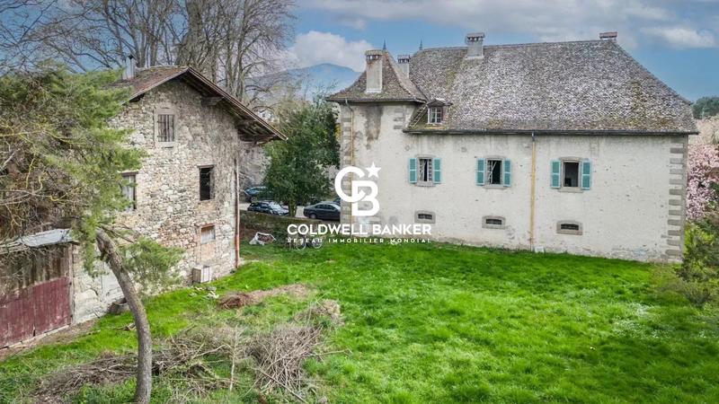 Maison - 554 m² - 15 pièces