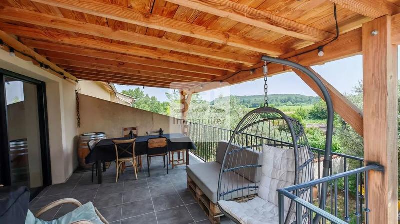 Corps de ferme - 212 m² - 11 pièces