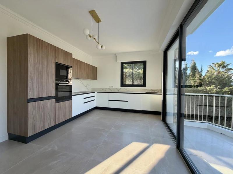 Maison - 212 m² - 6 pièces