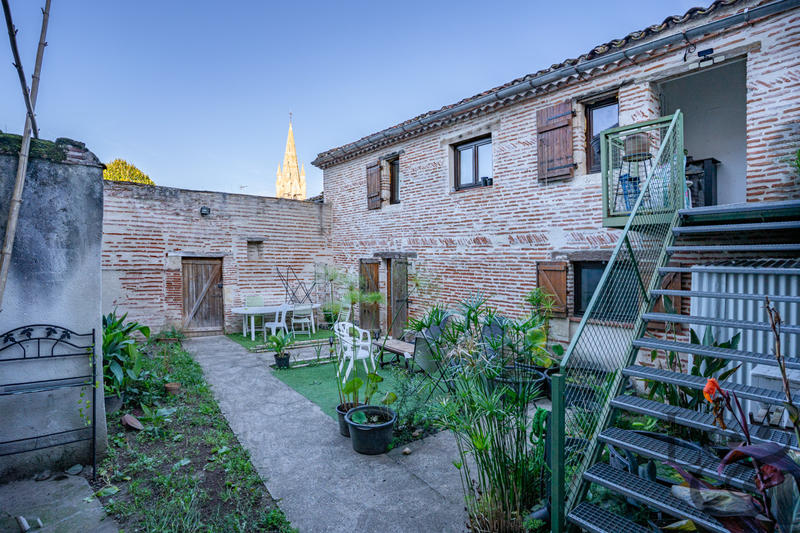 Maison - 304 m² - 16 pièces