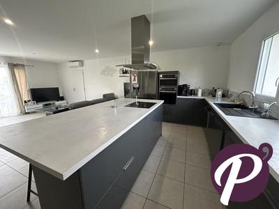 Maison - 90 m² - 3 pièces