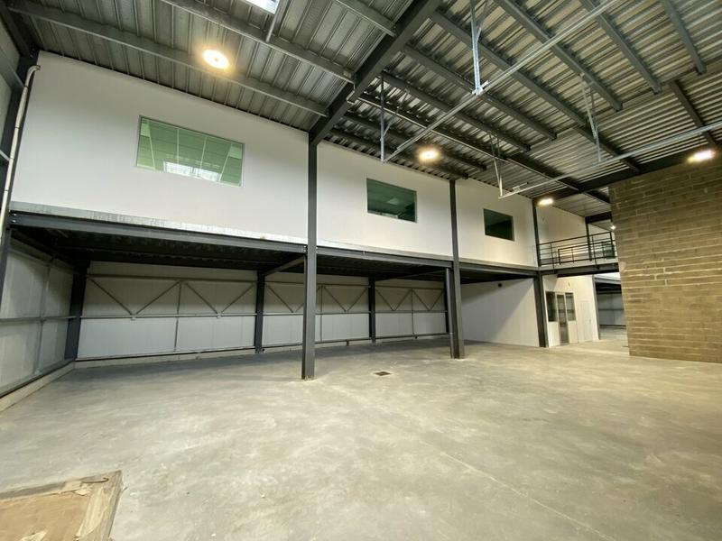 Local d'activité / Entrepôt - 782 m²