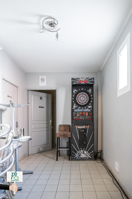 Fonds de commerce - Magasins - 200 m²