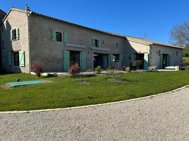 Maison - 259 m² - 8 pièces
