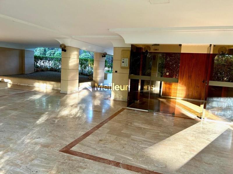 Appartement - 98 m² - 3 pièces