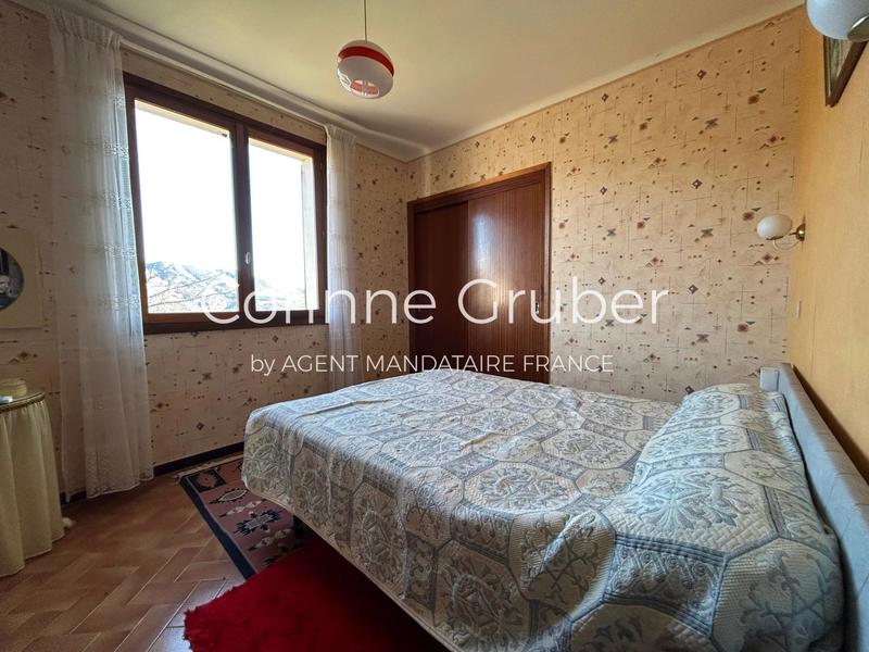 Maison - 94 m² - 5 pièces