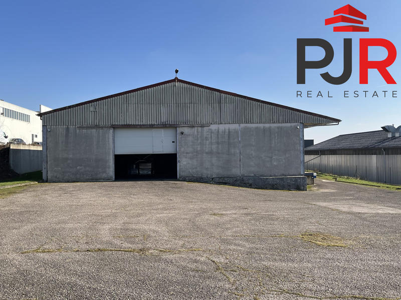 Local d'activités - 926 m²