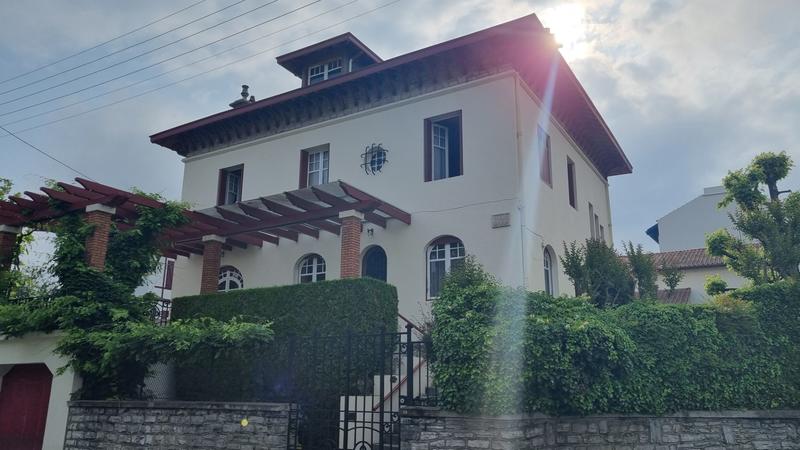 Maison - 314 m² - 10 pièces