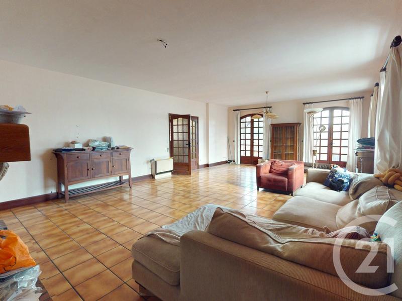 Maison - 248 m² - 7 pièces