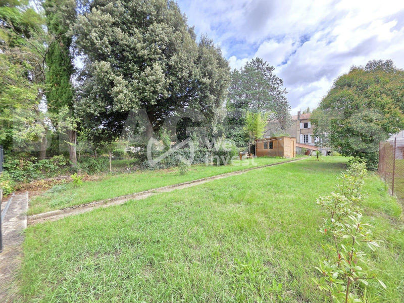 Maison - 234 m² - 8 pièces