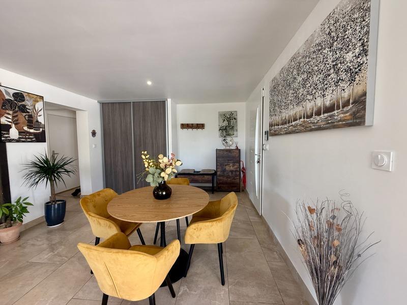 Villa - 194 m² - 9 pièces