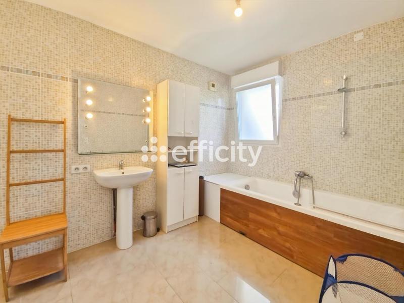 Maison - 136 m² - 5 pièces